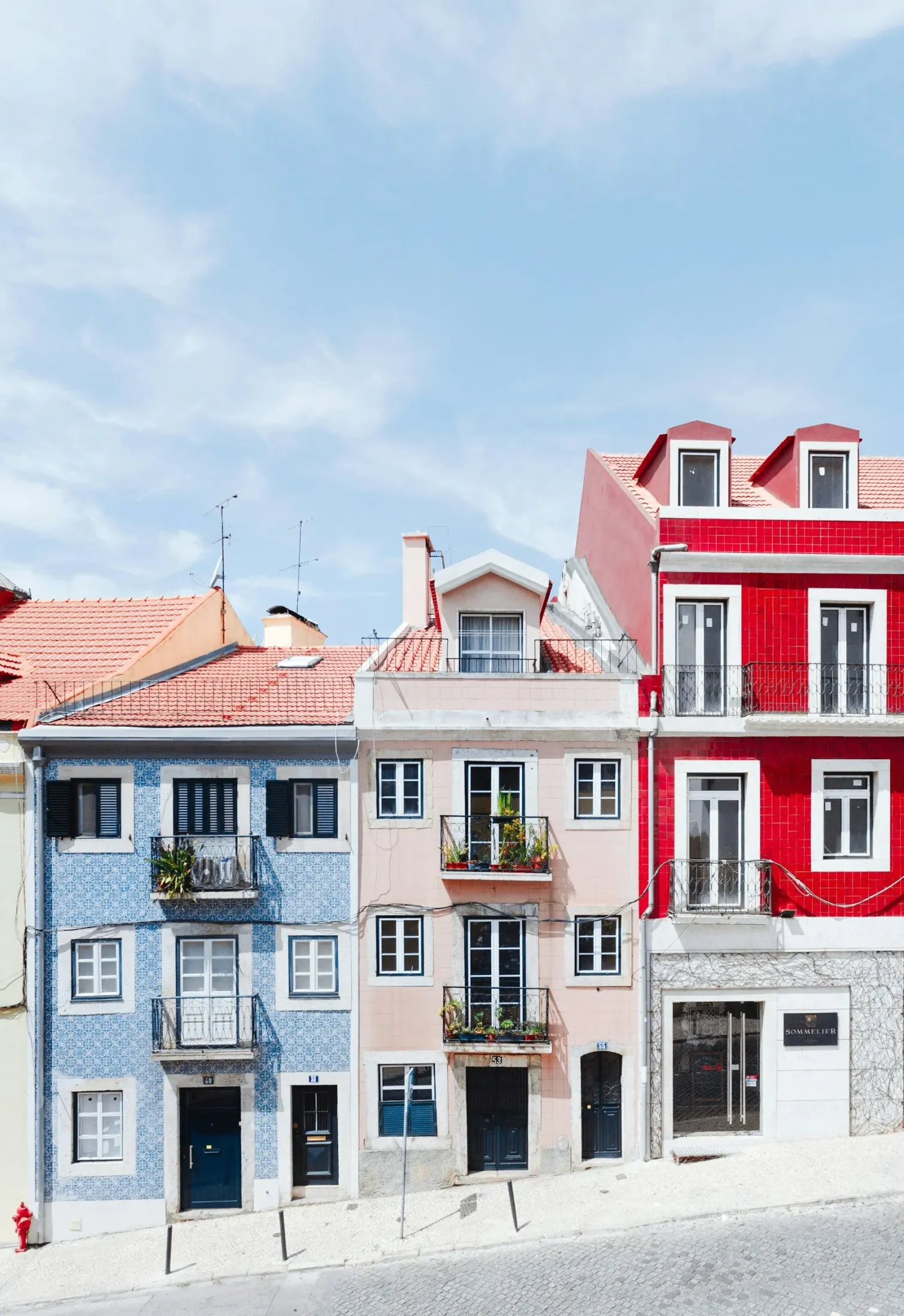 Estratégias Infalíveis para o Marketing Imobiliário em Portugal: Desvendando o Público e Dominando o Mercado · trabalho da The Pear Marketing