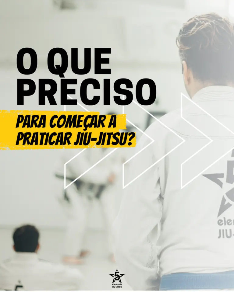 Imagem de um praticante de jiu-jitsu de costas, usando gi branco, assistindo uma aula em uma academia de jiu-jitsu. Texto...