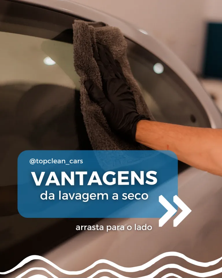 Pessoa limpando a porta da máquina de lavar roupa com um pano