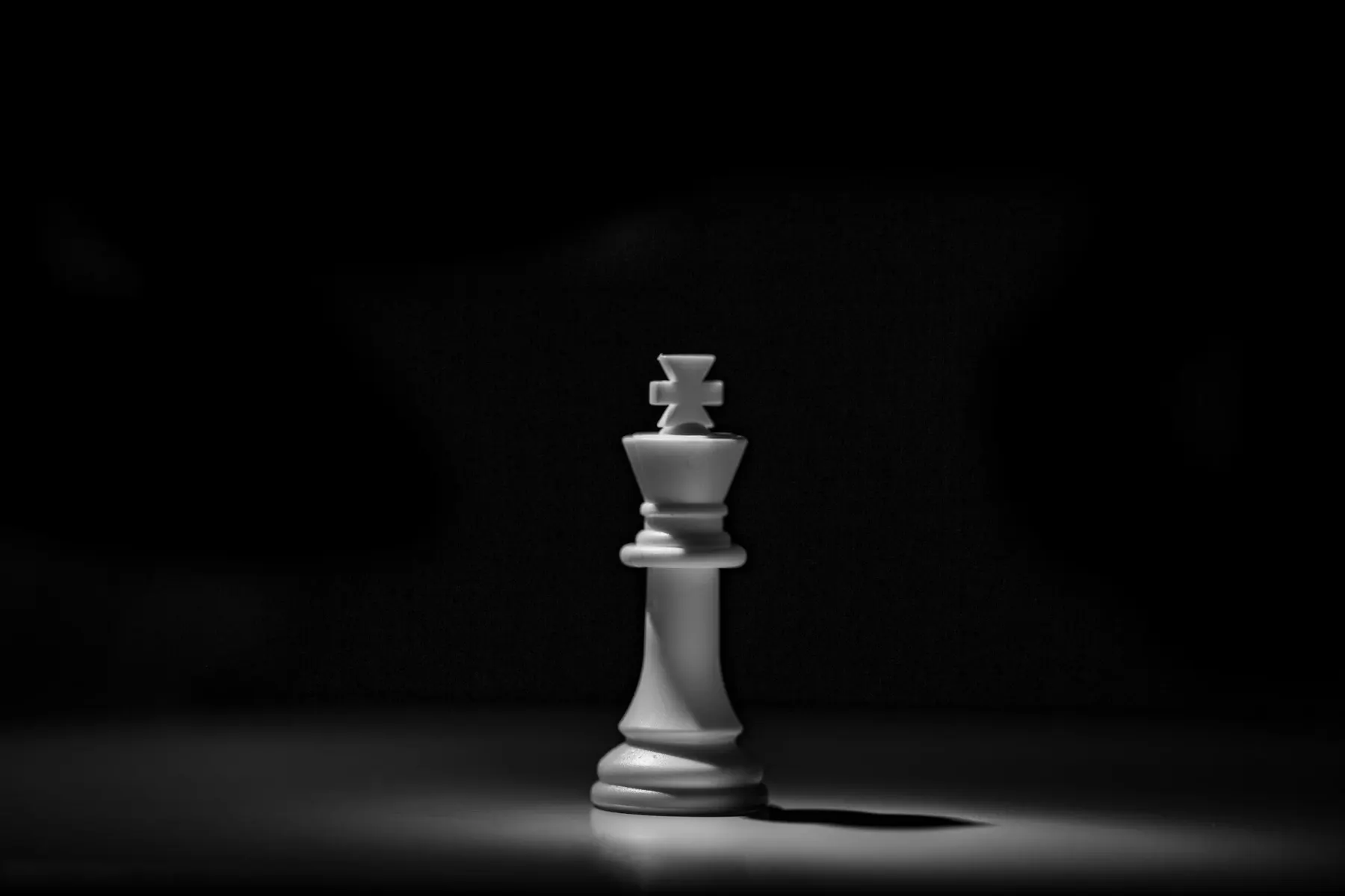 O que é ROI no Marketing Digital: Como Medir Resultados em Redes Sociais e Tráfego Pago · trabalho da The Pear Marketing