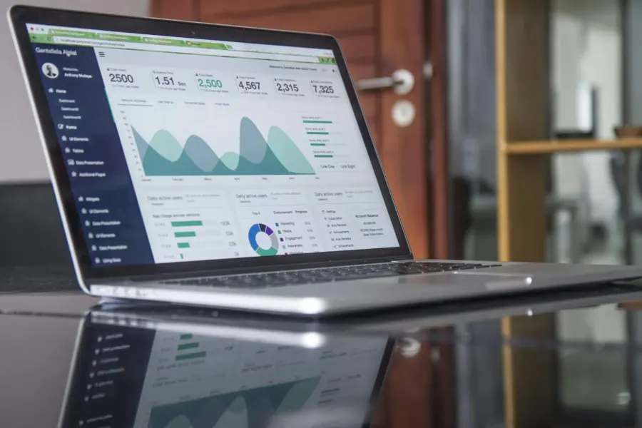 Contratar uma agência ou construir uma equipa interna? · trabalho da The Pear Marketing